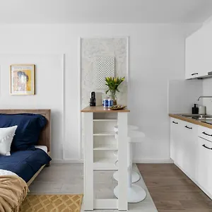 Air-conditioned Downtown Oasis On Foot To Station Metro Smarttv Wifi Warszawa